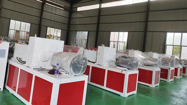 陰陽(yáng)護(hù)角線生產(chǎn)設(shè)備