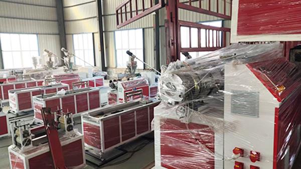 一出八陰陽護角線生產(chǎn)設備