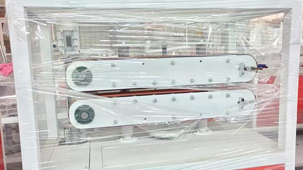 工業(yè)線槽生產(chǎn)設(shè)備